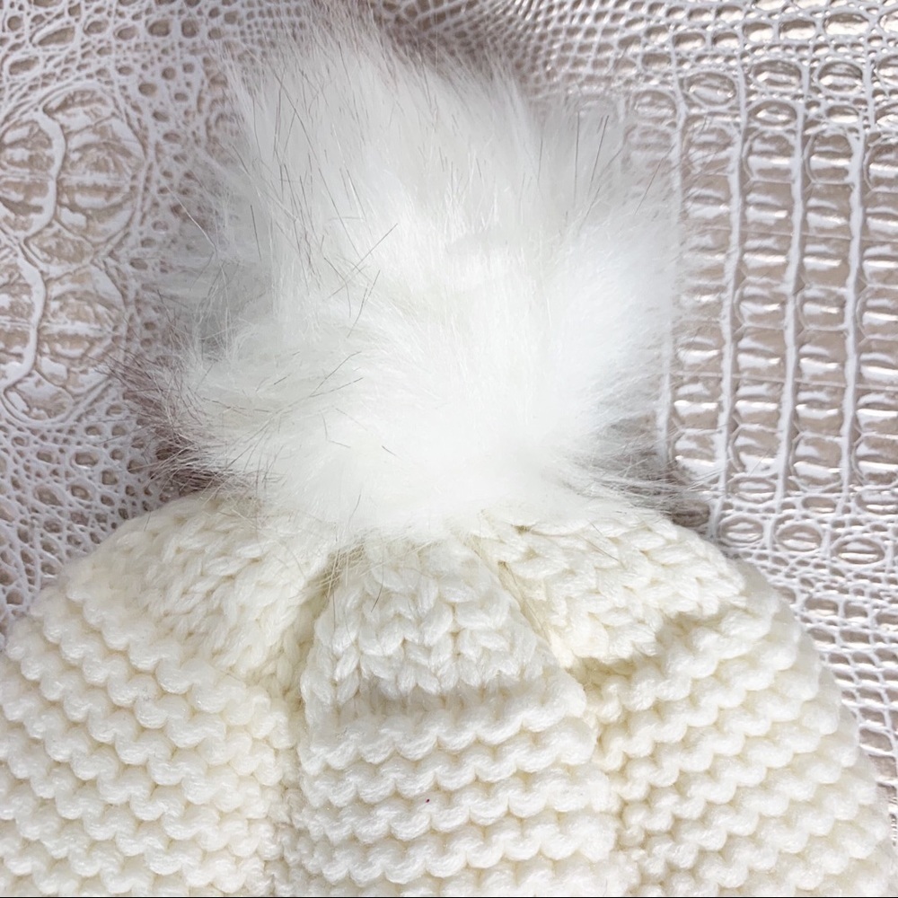 Women’s‎ Pom Pom Cream Hat - Picture 7 of 8